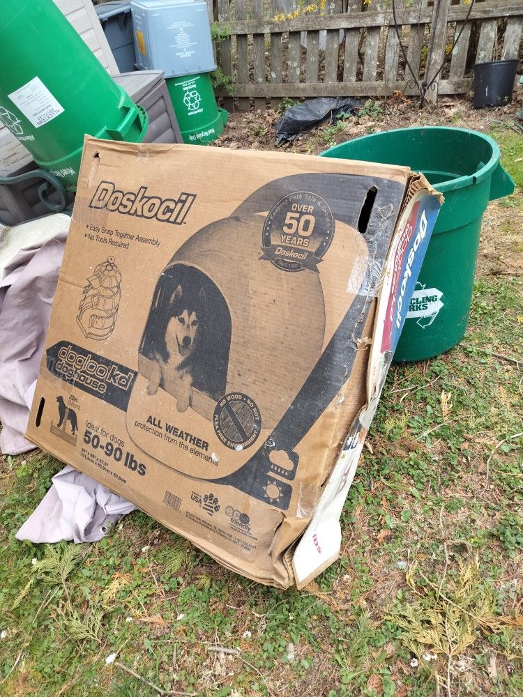 Doskocil Dog House for 50-90 lb dog