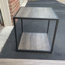 20 X 20 End Table 