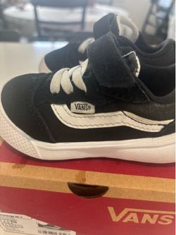 Toddler VANS.    4.5 size  Black/True White