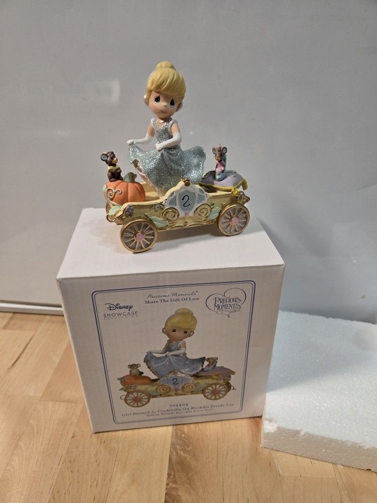 Disney Cinderella Showcase Precious Moments Figurine