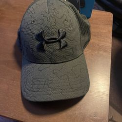 New Under Armor Cap M/L