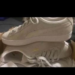 Gray Pumas Sz 9 Mens