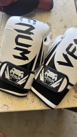 White Venom Gloves 16oz