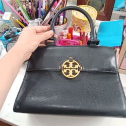 Tory Burch Leather Bag and wallet Gently Used