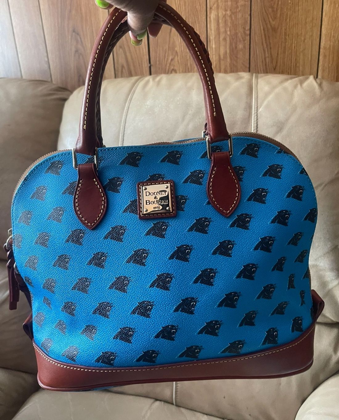 Luxury Dooney And Bourke Purse