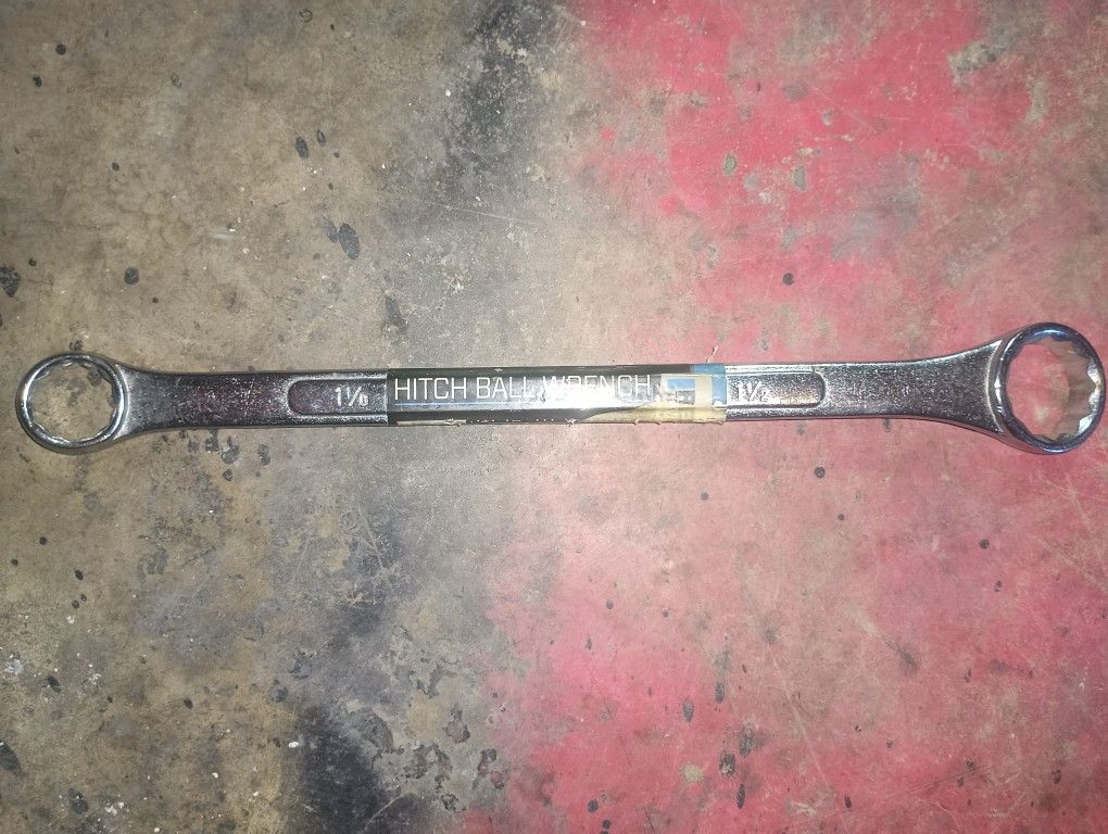 1 1/8 - 1 1/2 Inch Hitch Ball Wrench