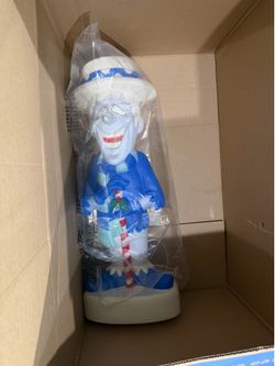 Warner Bros. 32" LED Lighted Snow Miser Blow Mold Outdoor Christmas Decor