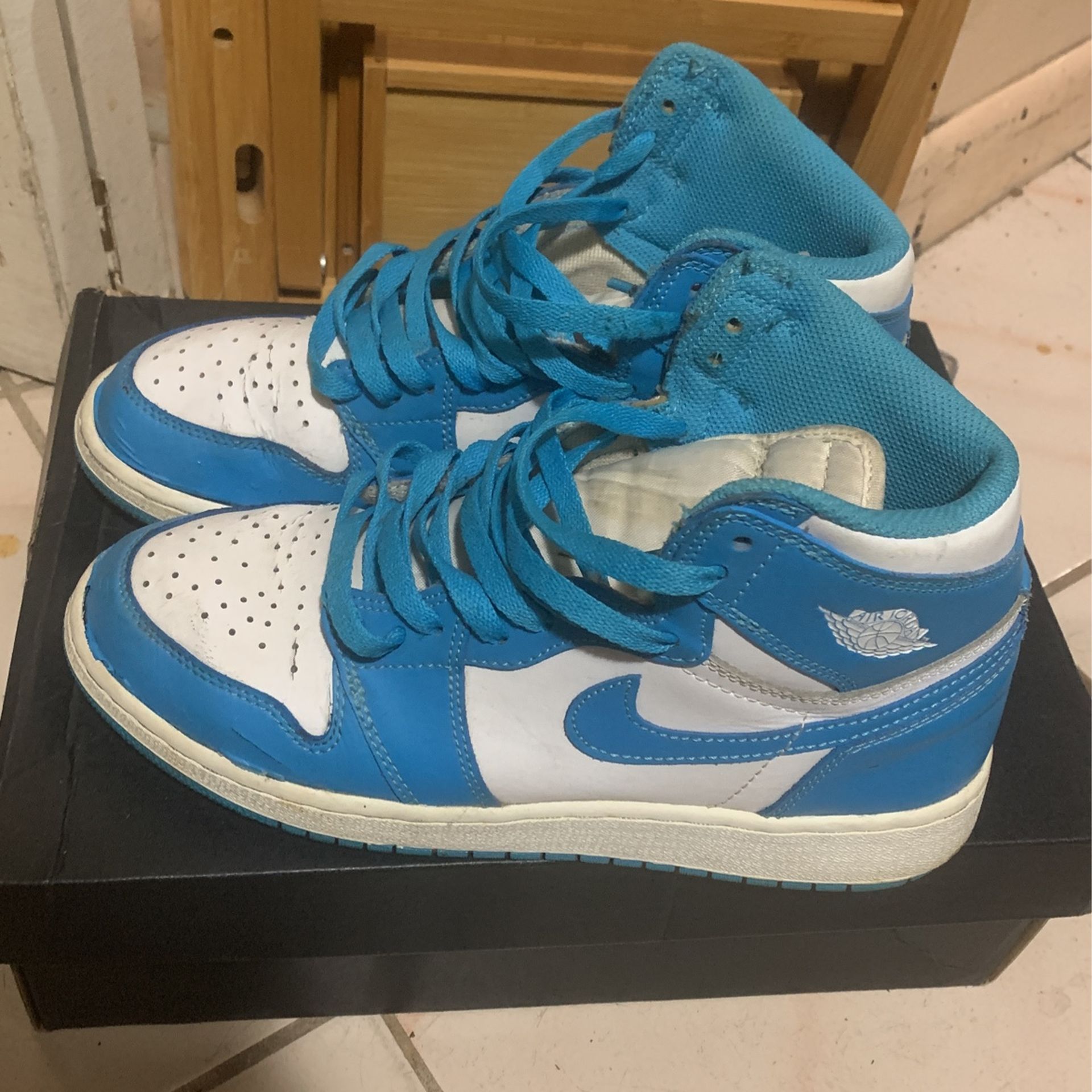 UNC Jordan 1 High Size 7