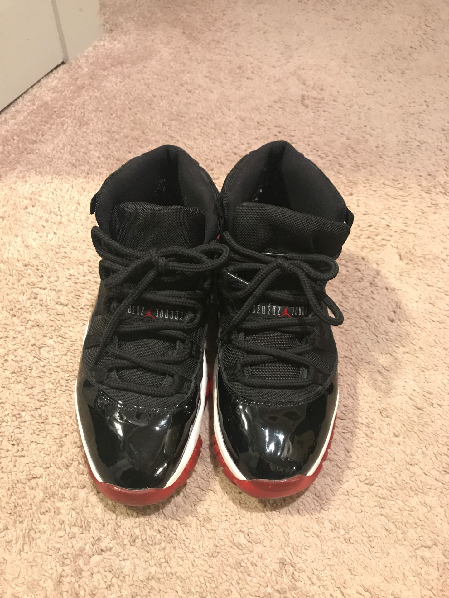 Authentic Jordan 11s retro - size 9.5