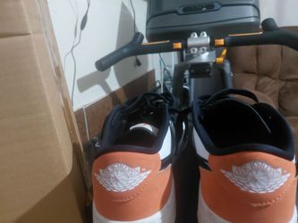 Jordan 1 Retro Low Golf