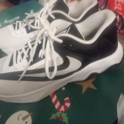 Nike Giannis Immortality 