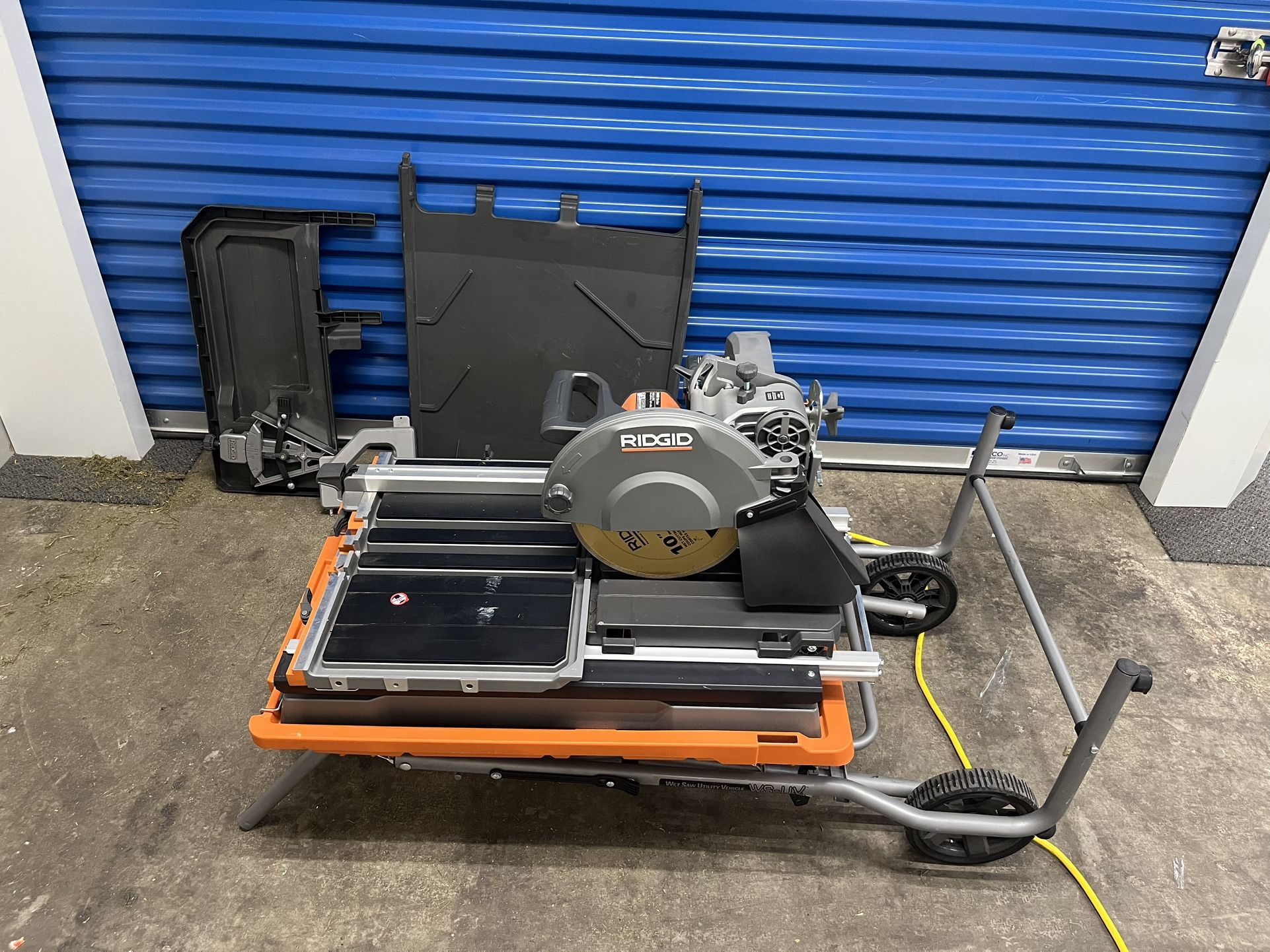 RIDGID 15 Amp 10 in. Wet Tile Saw with Portable Stand