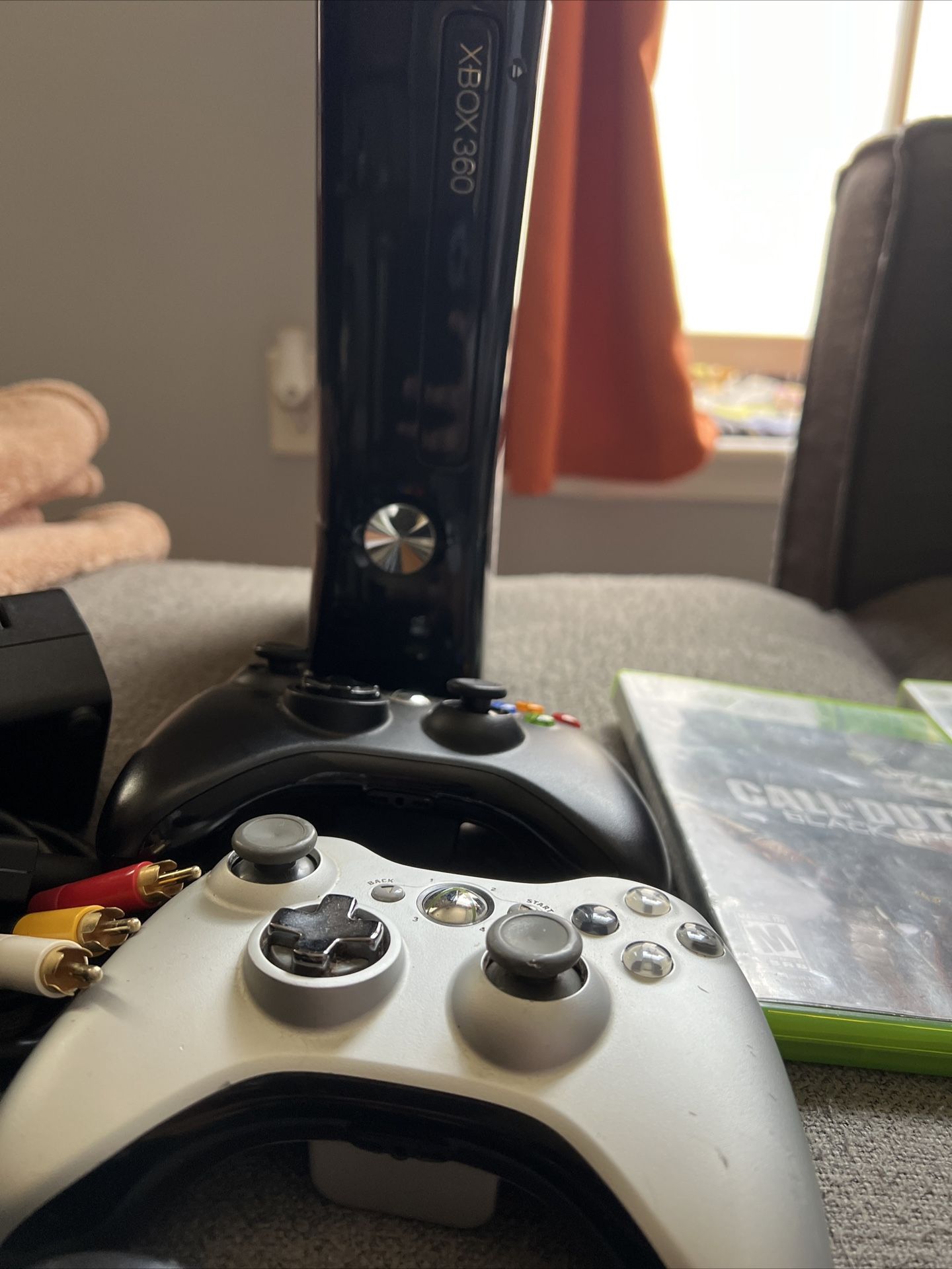 XBOX 360 500 GBs, With Games, And 3 Controllers