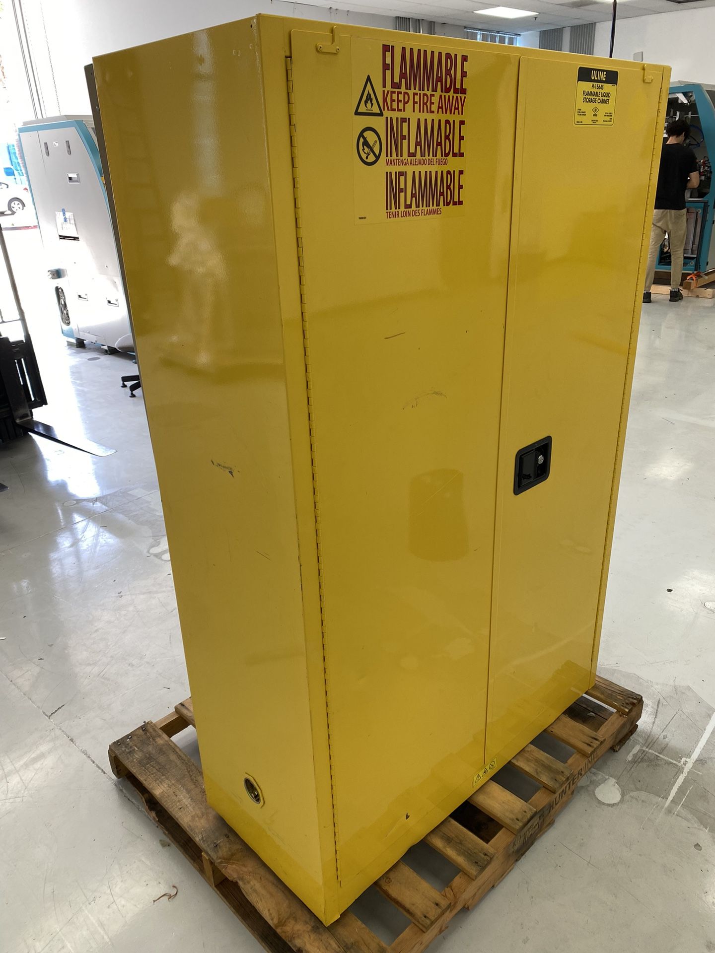Flammable Liquid Storage Cabinet ULINE for Sale in Chula Vista, CA