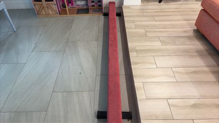 Free gymnastics beam