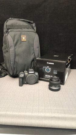 Canon EOS R10 Mirrorless with 18-45mm And Padded Bag