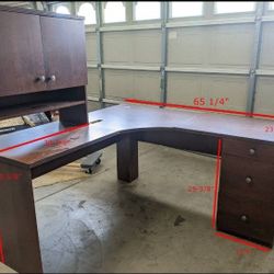 Hutch office Desk!!