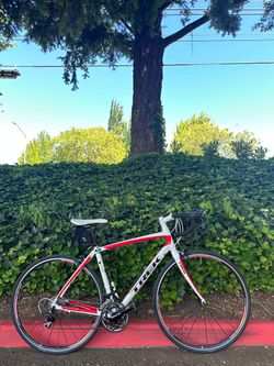 Trek Domane 2.3 Road Bike – 54cm, Shimano 105