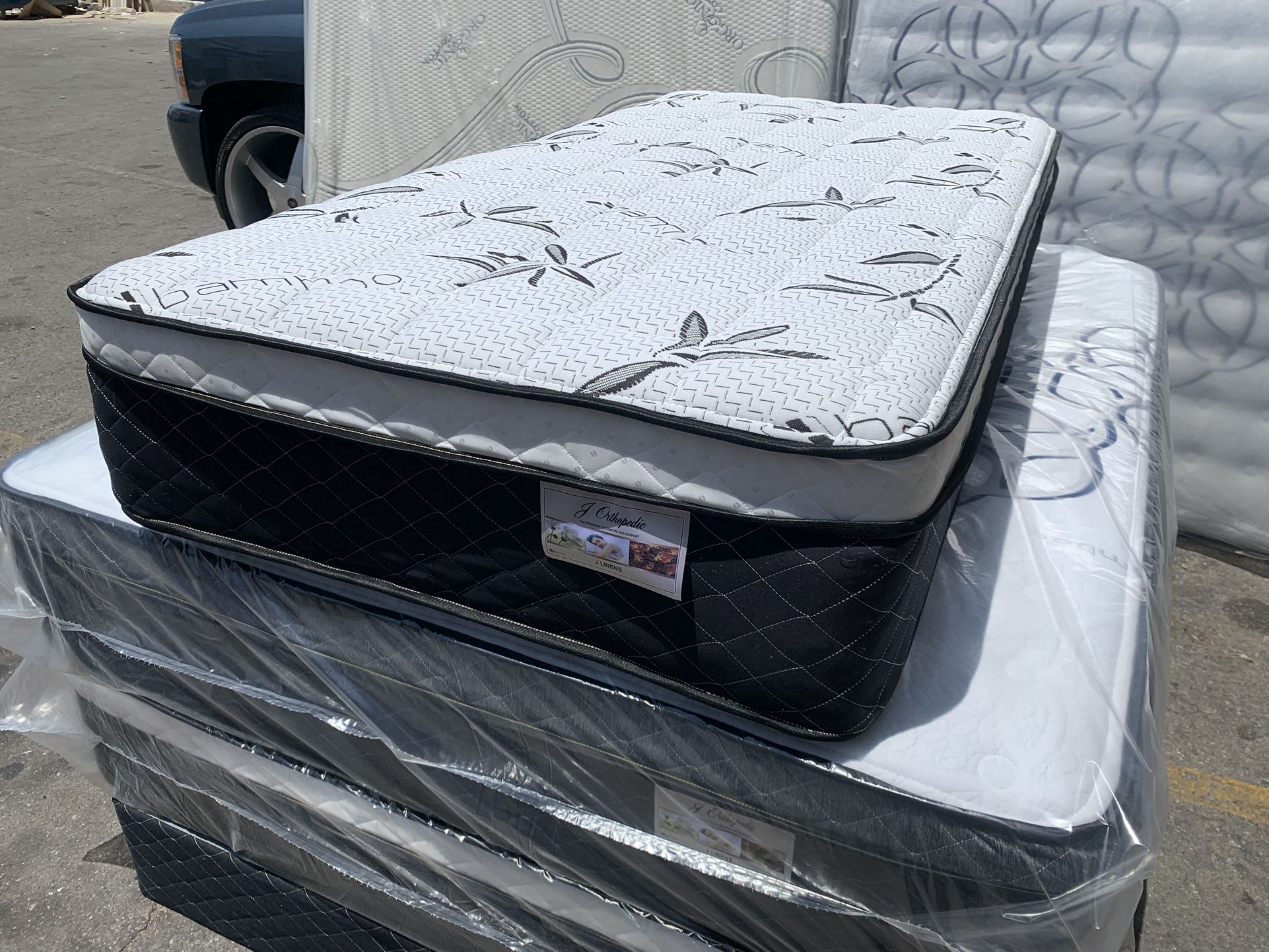 🌟✨Mattress Pillow Top All Sizes ✨🌟 ☑️ 12” inches tall 🟠Queen sizes $199 🟡Full sizes $179 🟢Twin sizes $150 🔵Cal king $320 🟣E. King $330 🔴Deli