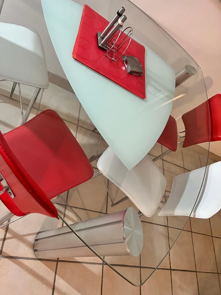 High Glass Dining Tables And Chairs for Sale in Hialeah Gardens, FL OfferUp