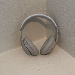 Beats Studio Pro