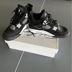 Air Jordan 4 Retro
