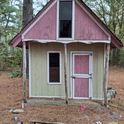 Sturdy Playhouse (TLC )