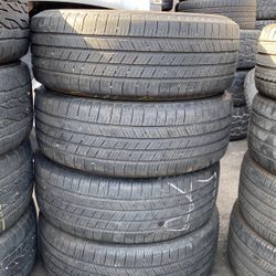 225/60R17 Marca Michelin En Perfectas Condiciónes De Vida 