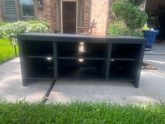 Entertainment center