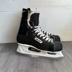 Vintage Bauer Custom Pro Ice Skates NHL approved.  Men Size 10-Made in Canada