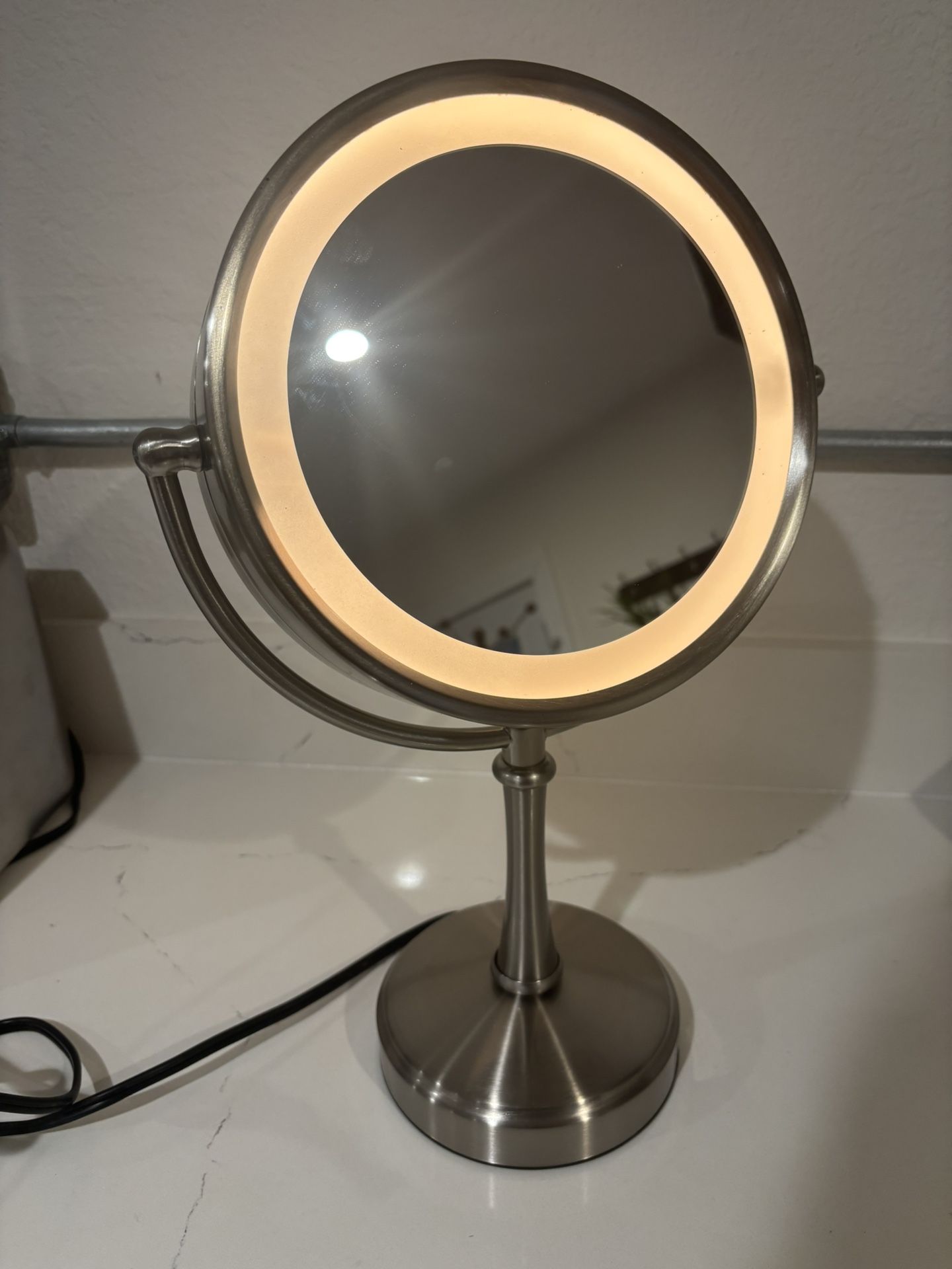 Vanity Makeup light