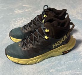 New never worn HOKA TRAIL CODE shoes Size 11 US