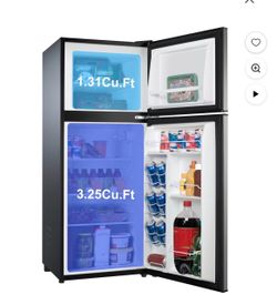 Refrigerador Galanz 4.6 cu ft Stainless Steel Mini Fridge with Freezer-compact, energy-efficient refrigerator ideal for dorms, offices, and small spac