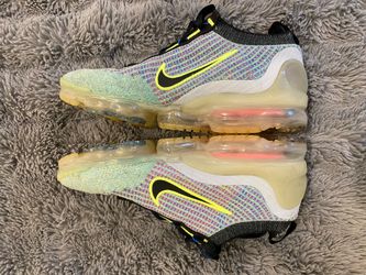 Nike Air VaporMax 2021 Flyknit Next Nature sneakers in the Volt Photo Blue colorway - Size 10.5