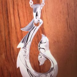 925 silver hawaiian scroll whale tail fish hook pendant