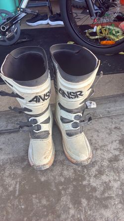 Motocross boots