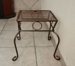 STURDY RUSTIC VINTAGE BRONZE WROUGHT IRON INDOOR/OUTDOOR SIDE TABLE/PATIO PLANT STAND