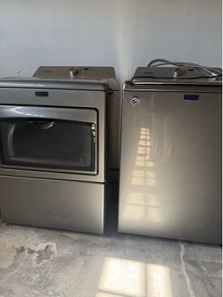 Maytag Washer & gas Dryer set