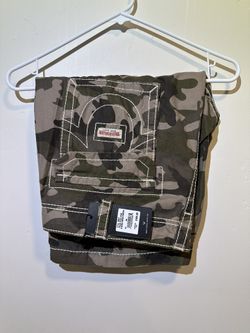True Religion Cargo Shorts CAMO SIZE 34