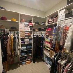 Walk -In Closet Custom