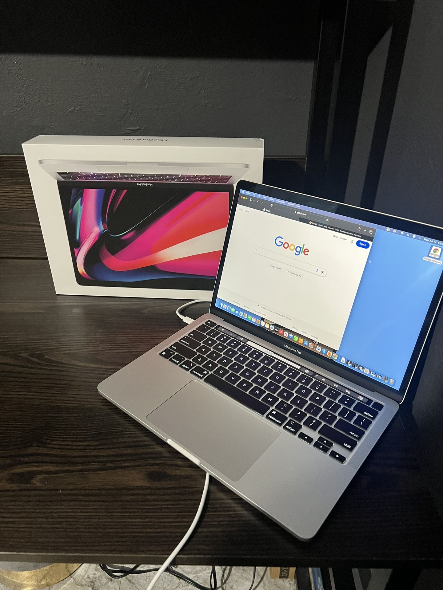 2022 MacBook Pro M2 258gb