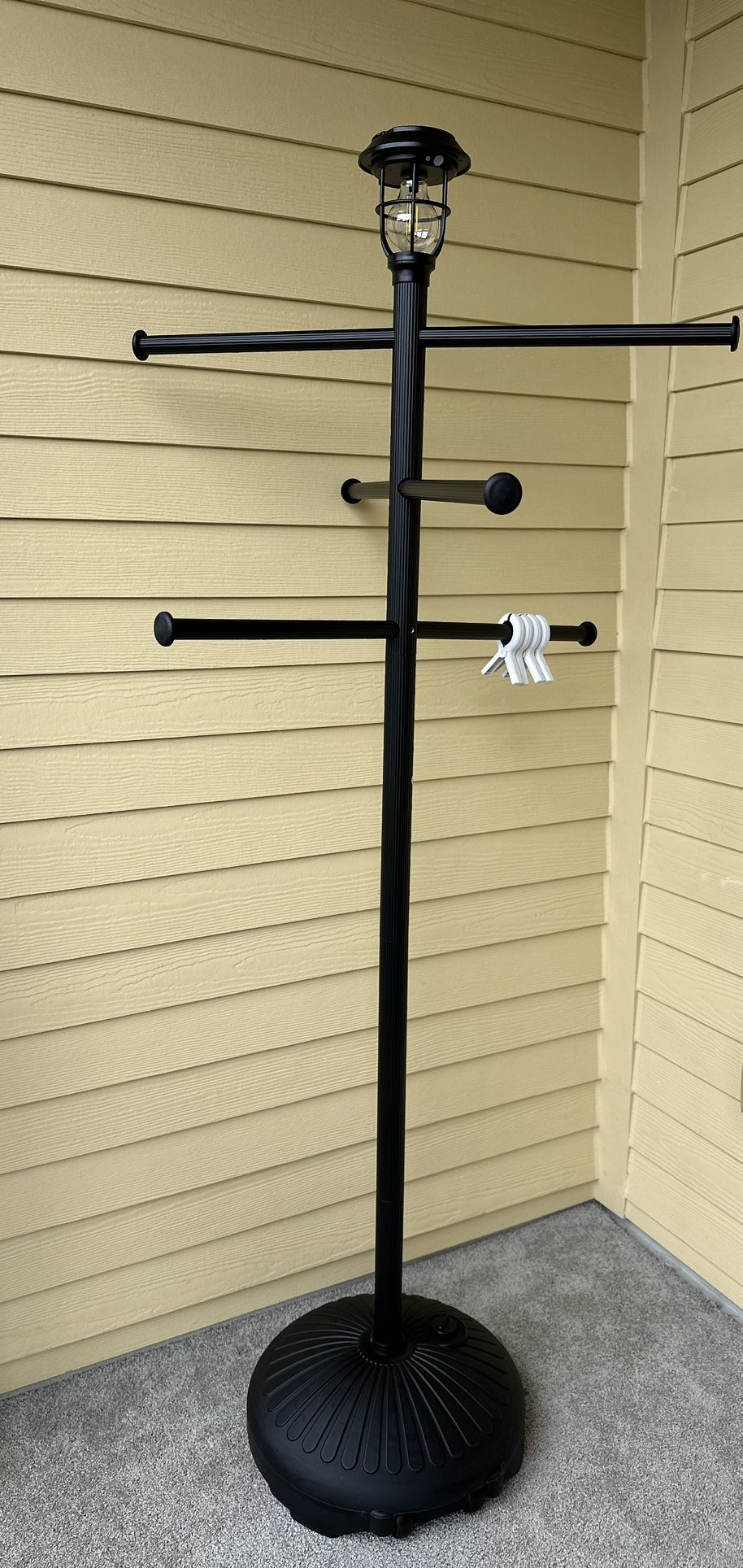 Sturdy & Solar-Powered Pool Towel Rack Outdoor - Adjustable Towel Racks with Wheels & Lights for Backyards