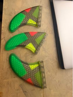 Futures thruster set.