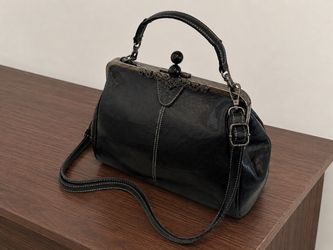 Black Faux Leather Frame Clasp Handbag