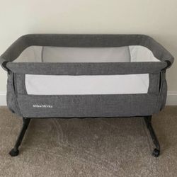 Mika Bedside Bassinet 