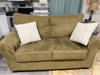 Olive Green Microfiber Loveseat – Excellent Condition – Includes Accent Pillows