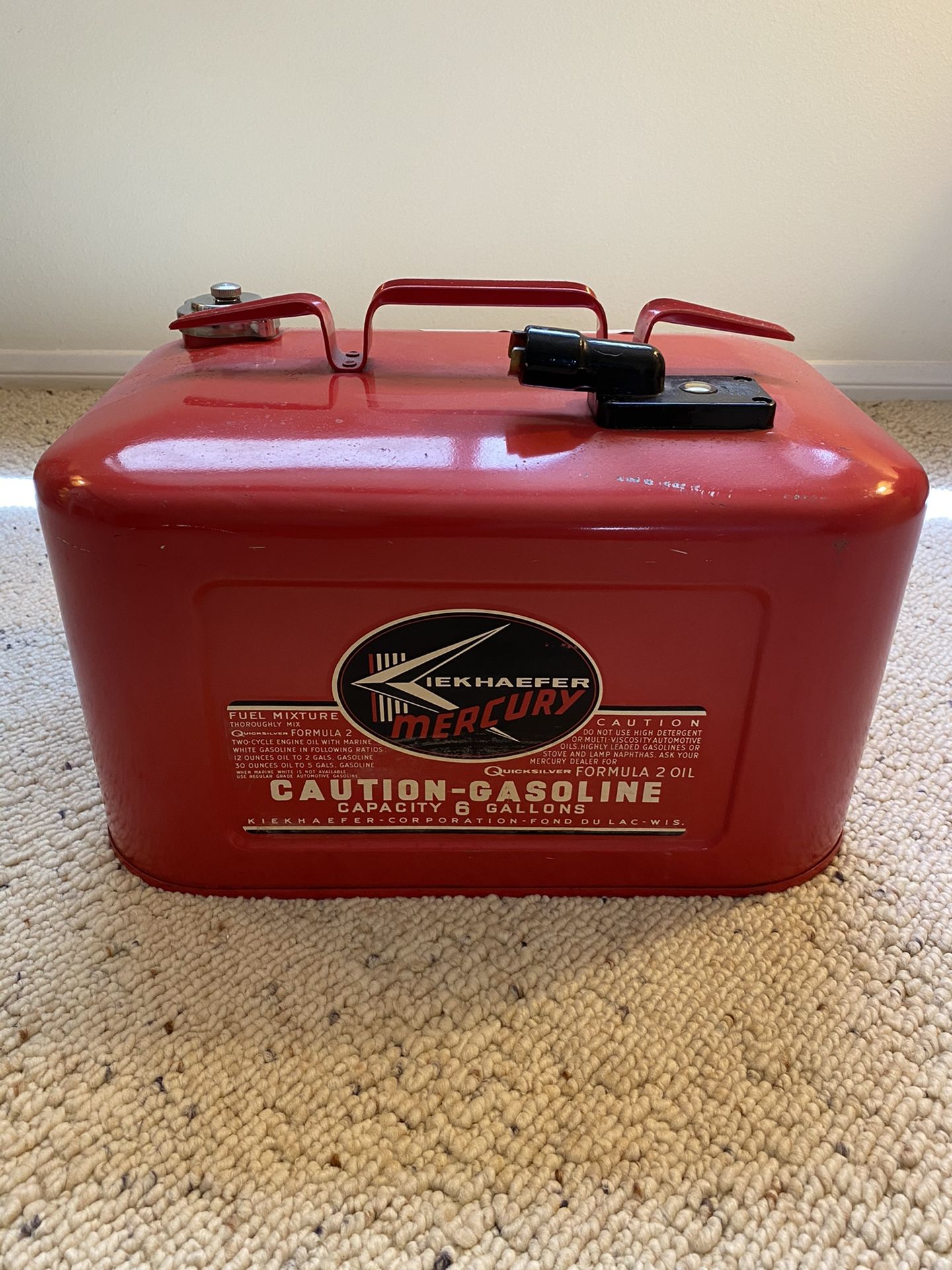 From 1966 - Mercury Outboard 6 gallon gas tank. Never used or filled. Stored indoors. Can be picked up in San Fernando Valley or Oxnard or in between