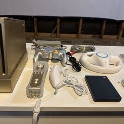 2tb Nintendo wii console (21+ Retro Console Compatibly)