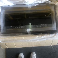 Brand New Samsung Over The Stove Microwave
