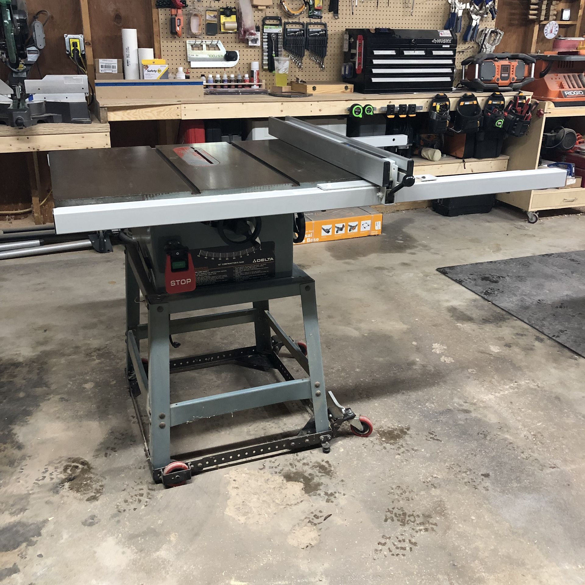 Delta 34-444 Table Saw with TONS of Extras